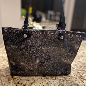 Patricia Nash -Zancona - Black- Tote. Collection: Bark leaves
